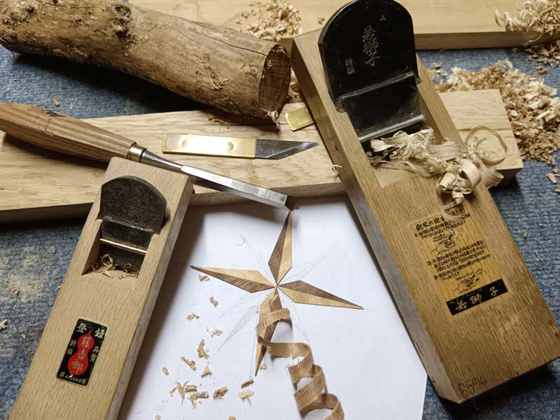 Outils de l'ébéniste l'atelier du Boa entre Valence et Romans-sur-Isère dans la Drôme